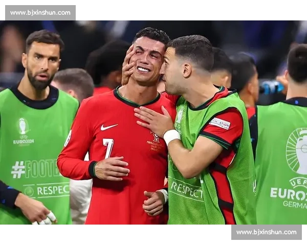 赛季落幕,温情与泪水交织,球迷们,你们还好吗 赛季落幕,温情与泪水交织,球迷们,你们还好吗